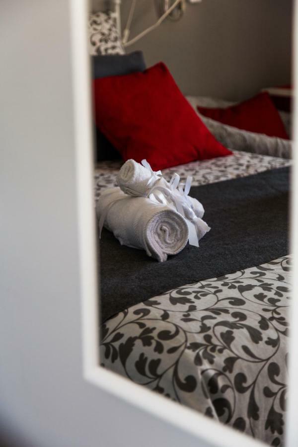 'Romeo & Juliet' Cozy Apartment With Breathtaking View Athen Exterior foto